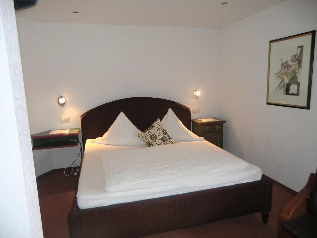 Hotel Zrenner Waldsassen Chambre photo
