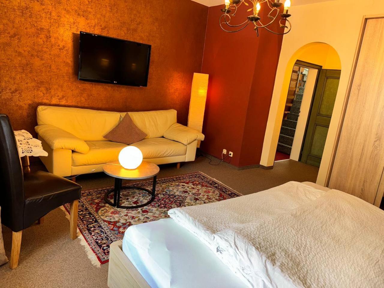 Hotel Zrenner Waldsassen Extérieur photo